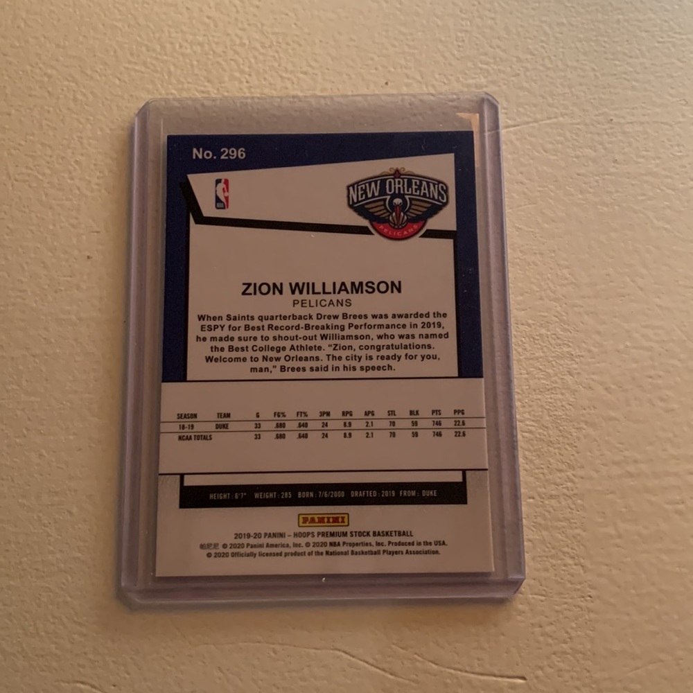 Zion Williamson Rookie Card - Picture 2 of 2